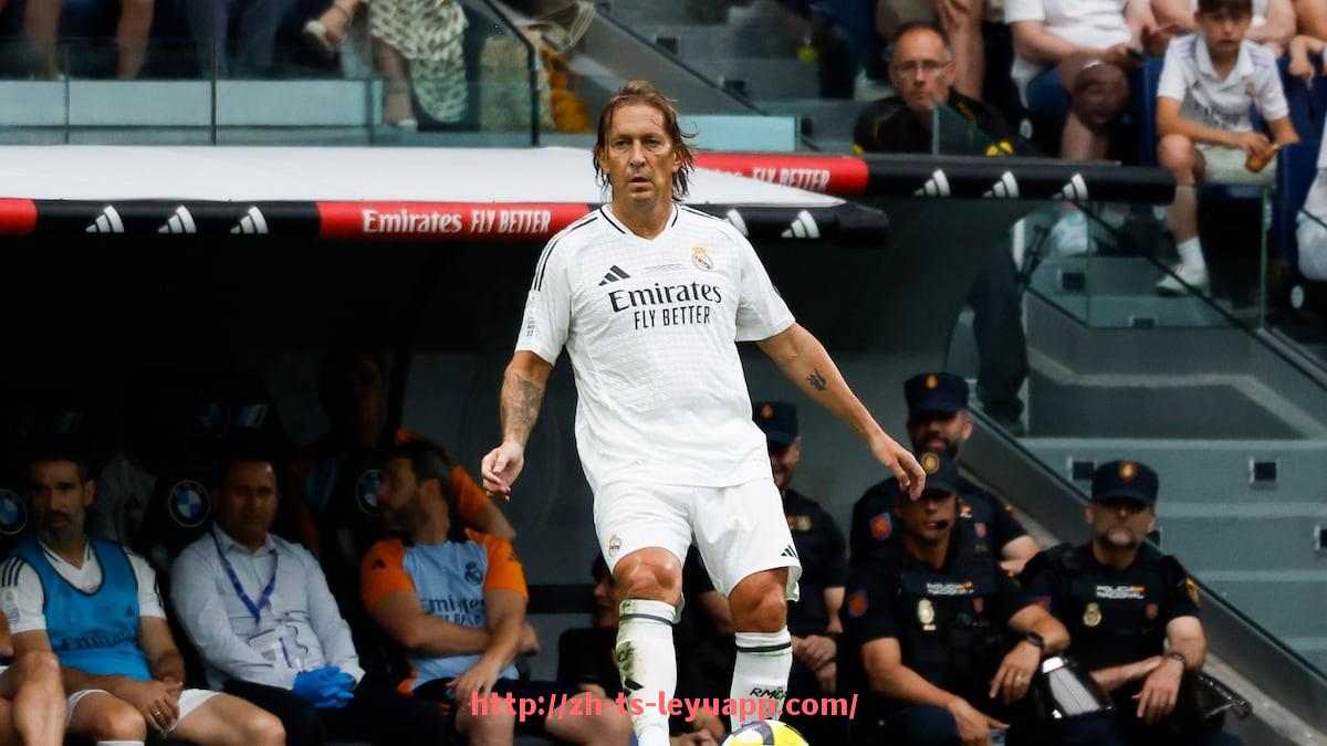 乐鱼体育入口-法甲比赛目标设定如何影响俱乐部赛季整体战略?